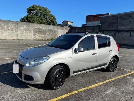 RENAULT SANDERO 1.0 EXPRESSION 16V FLEX 4P MANUAL RENAULT SANDERO 1.0 EXPRESSION 16V FLEX 4P MANUAL